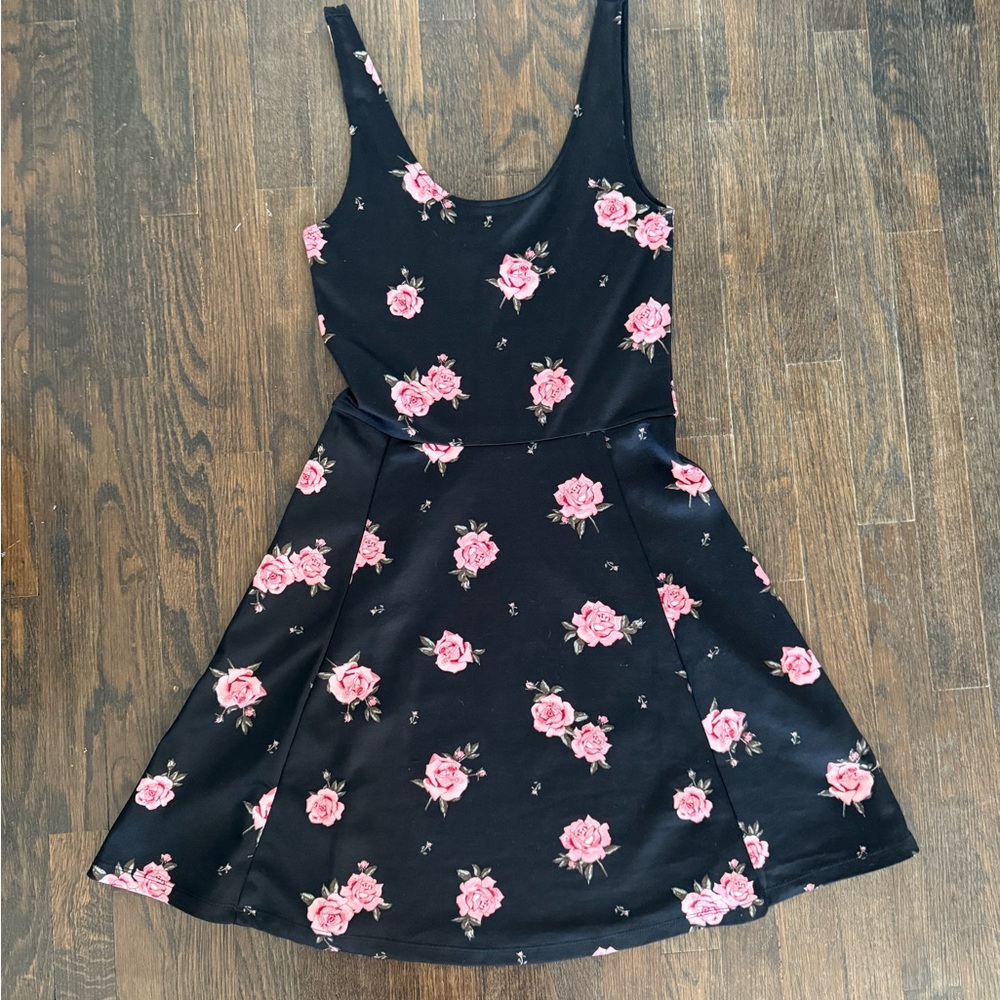 H&M Divided Gray and Pink Floral Top